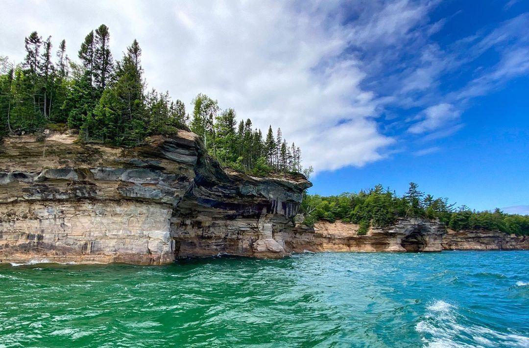 Pictured Rocks. PC: Instagram user @relishthejourney Pictured Rocks. PC: Instagram user @relishthejourney