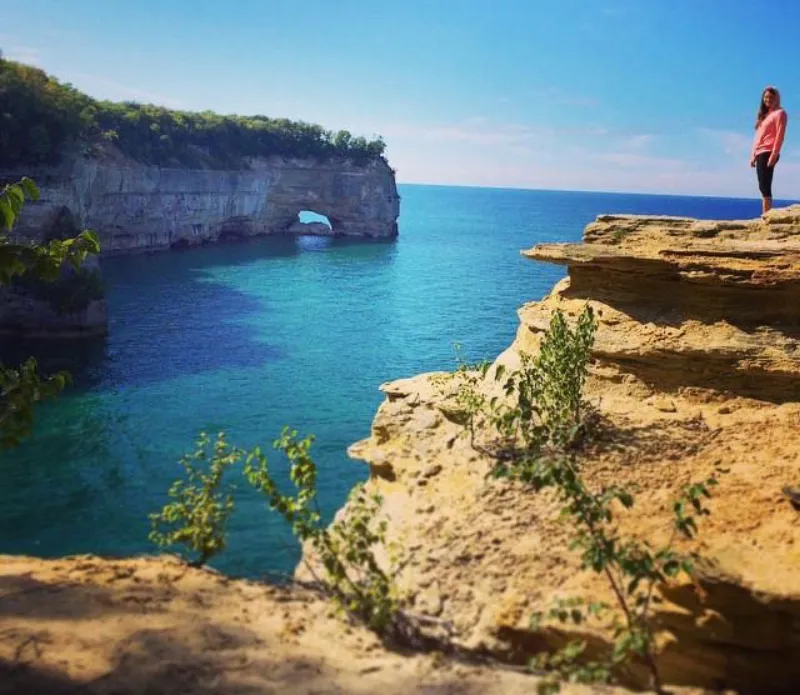 Grand Portal Point in the Pictured Rocks park. PC: Instagrammer @shannon__rose_