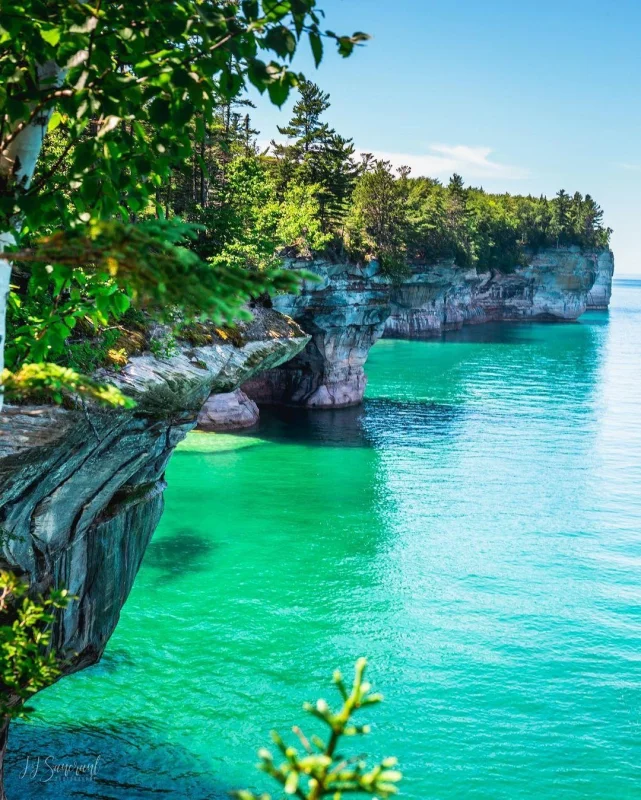The Pictured Rocks on the North Country Trail. PC: Instagrammer @michiganaddicts