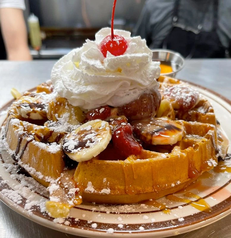 Start Your Day with a Hearty Breakfast at Earl E. Byrds